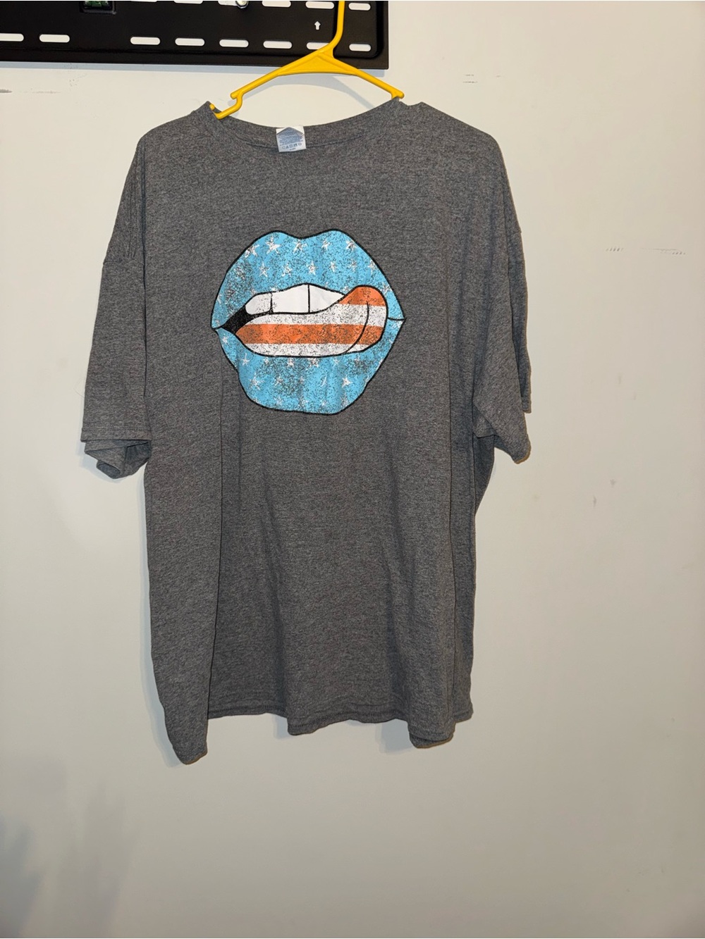 Gray Short Sleeve Tee with Blue & Orange Lip Graphic